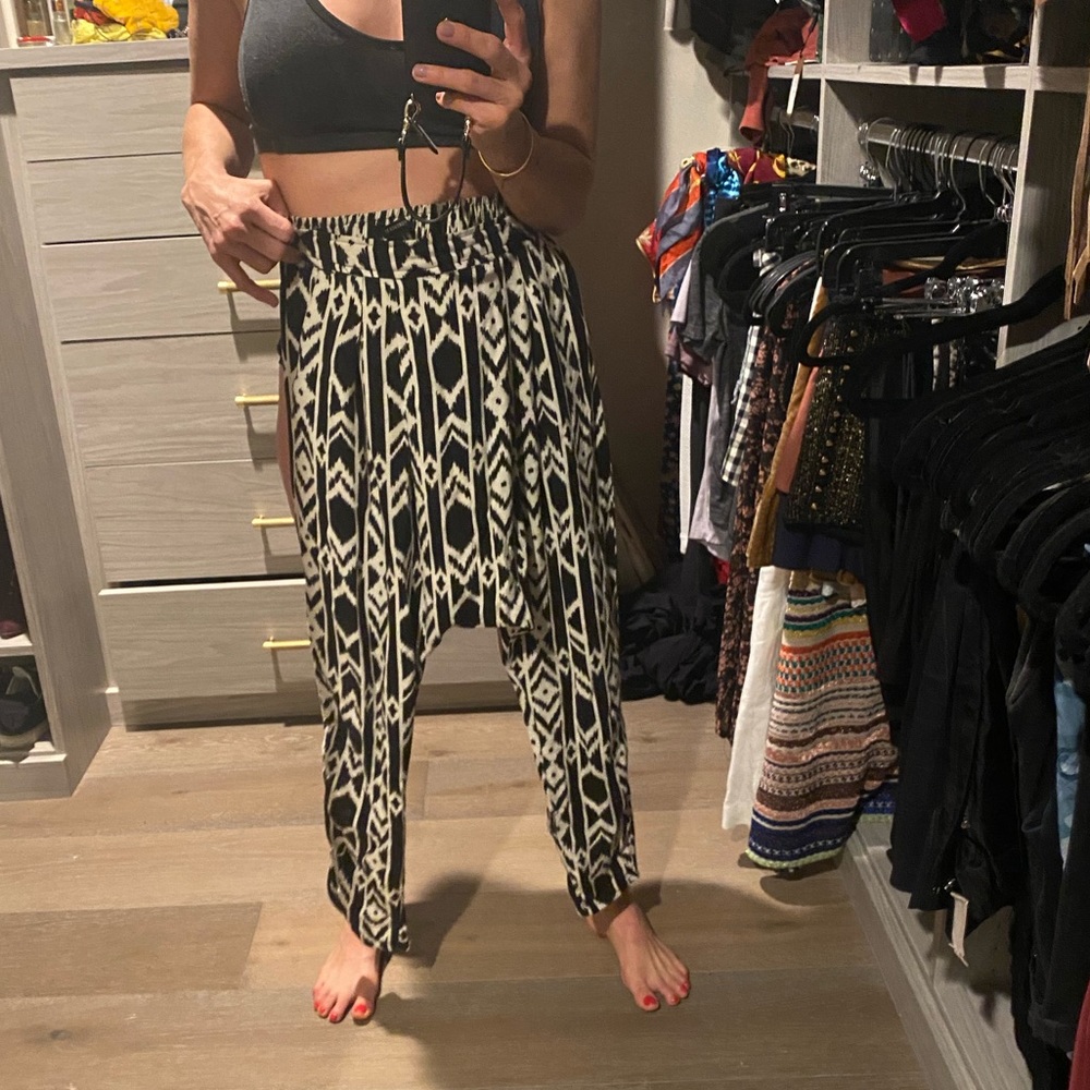 Forever 21 tribal ankle zip harem pants